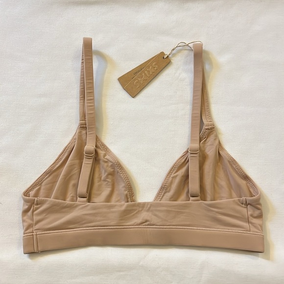 SKIMS FITS EVERYBODY TRIANGLE BRALETTE - Picture 3 of 3